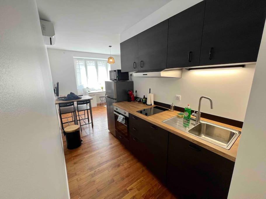 Appartement Climatise / Centre-Ville / 4 Personnes بُيزانكون المظهر الخارجي الصورة